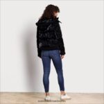 Sam Edelman Kurze Pufferjacke mit Kapuze Frauen Schwarz Bekleidung 2P8JNV1134 - Image 4