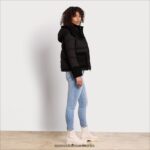 Sam Edelman Kurze Pufferjacke mit Kapuze Frauen Schwarz Bekleidung 2P8JNV1161 - Image 2